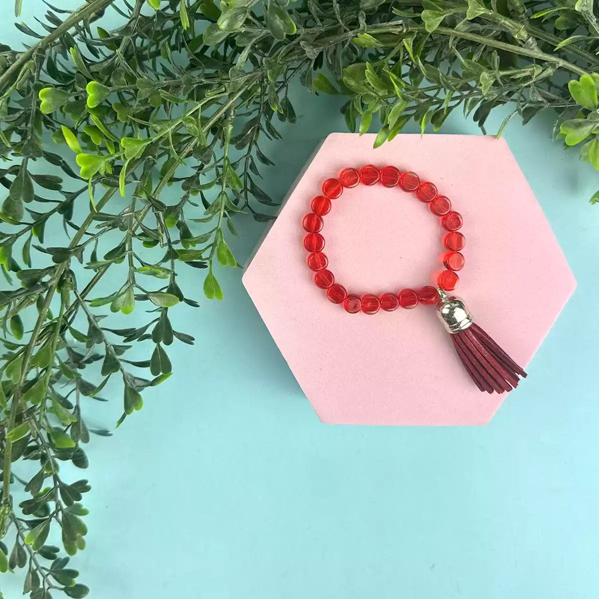 BB17-product-bracelet-red-glass-bead-stretch