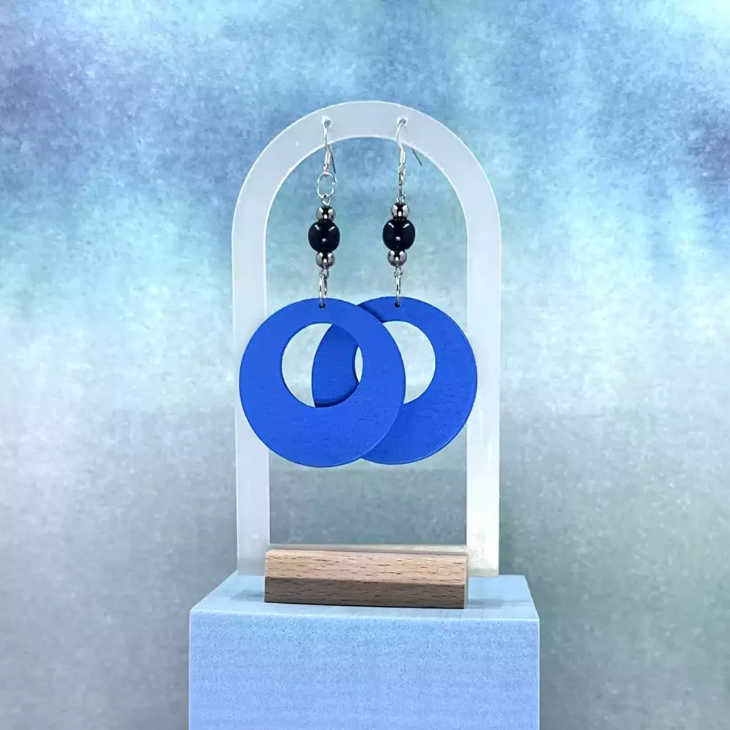 ER001-B-product-earrings-wood-disc-blue-4