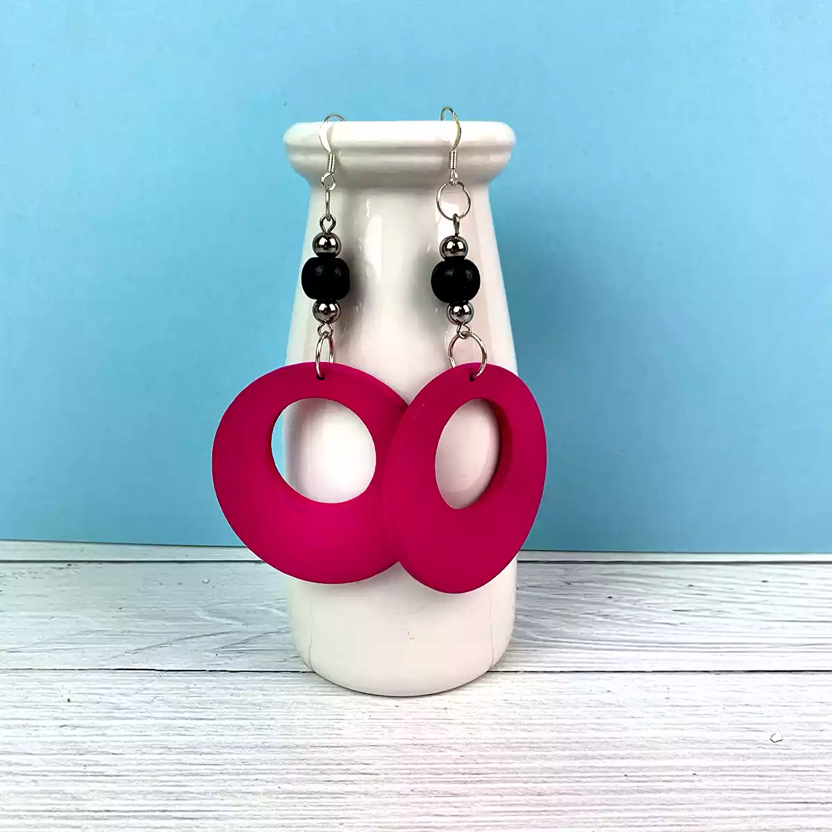 ER001-DP-product-earrings-wood-disc-dark-pink-fuschia-1