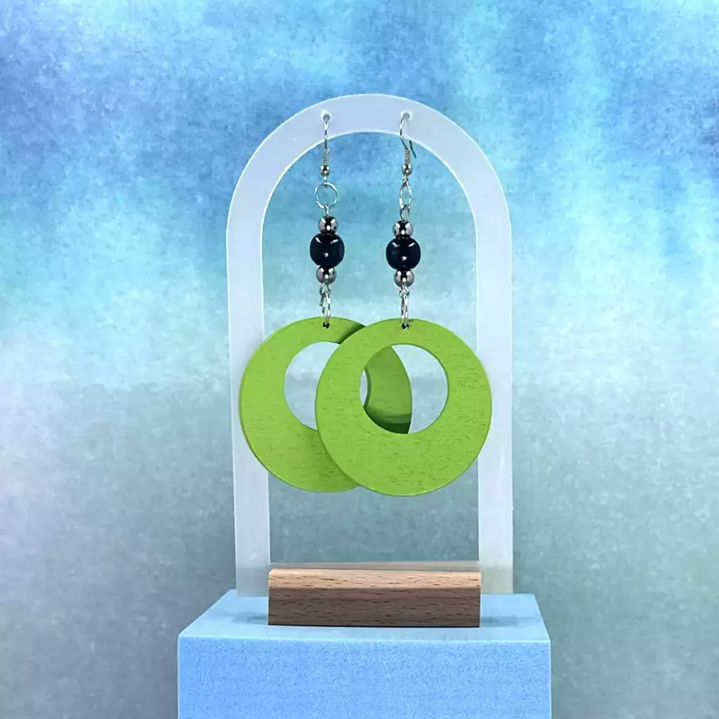 ER001-G-product-earrings-wood-disc-green-4