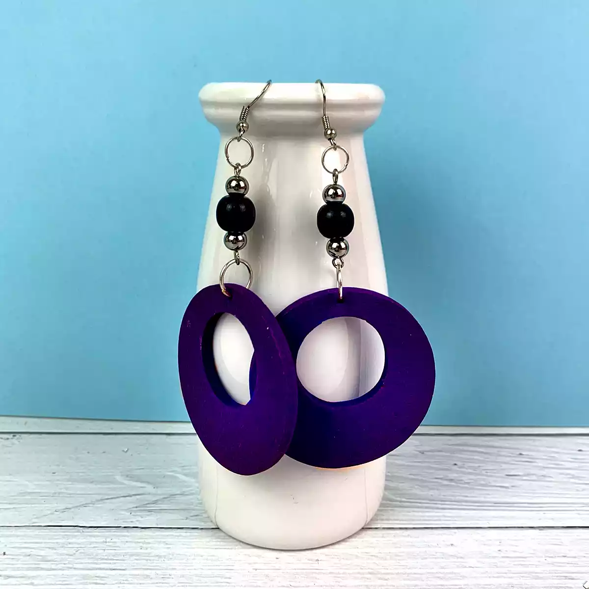 ER001-PP-product-earrings-wood-disc-purple-1