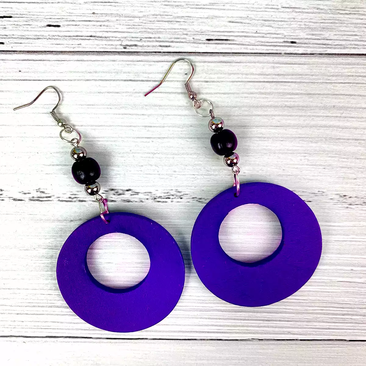 ER001-PP-product-earrings-wood-disc-purple-2