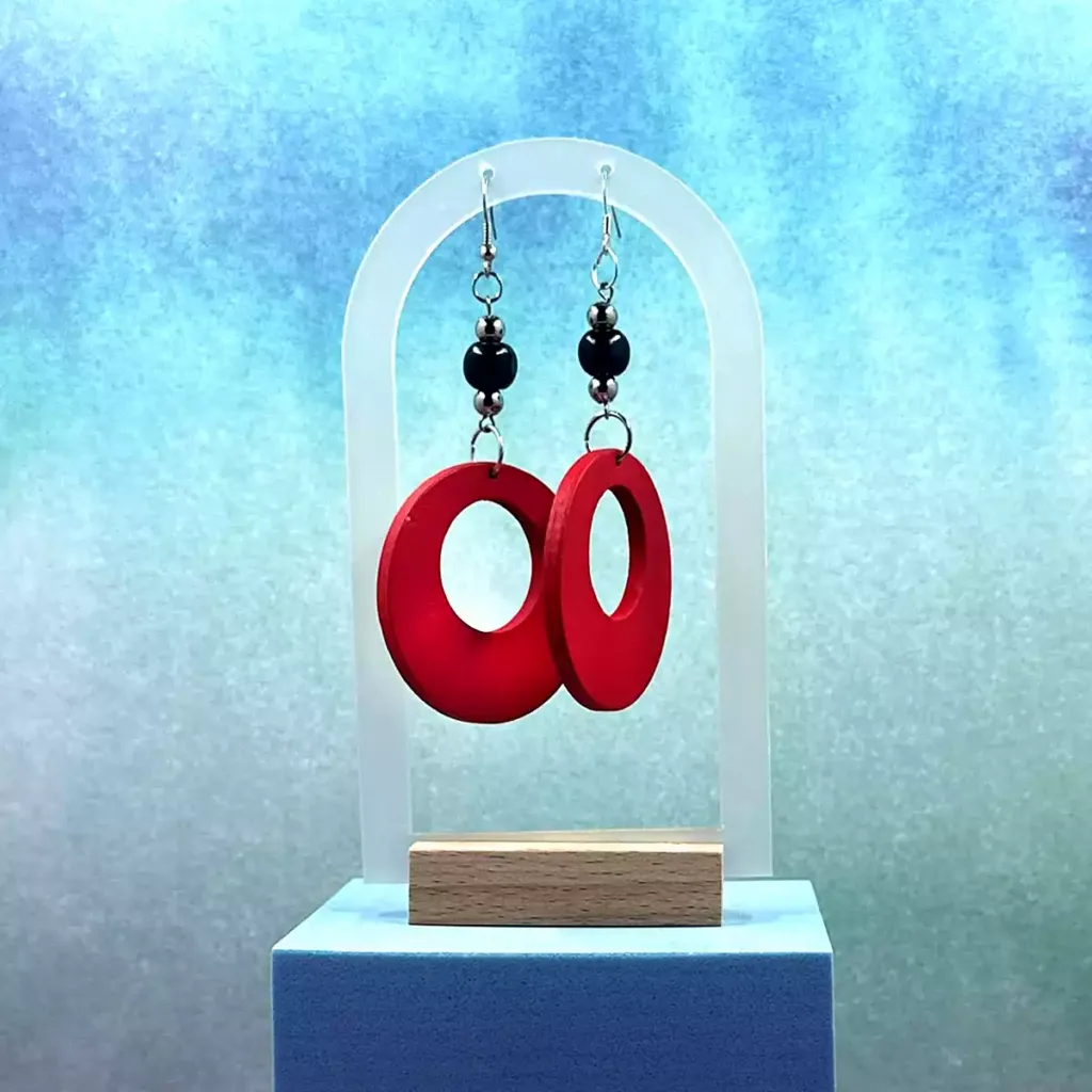 ER001-R-product-earrings-wood-disc-red-4