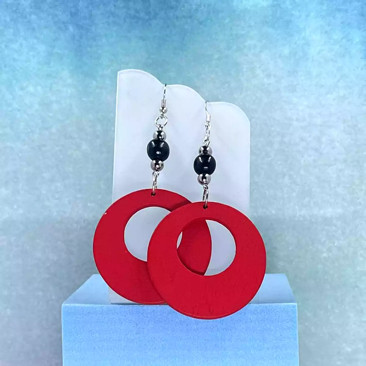 ER001-R-product-earrings-wood-disc-red-5