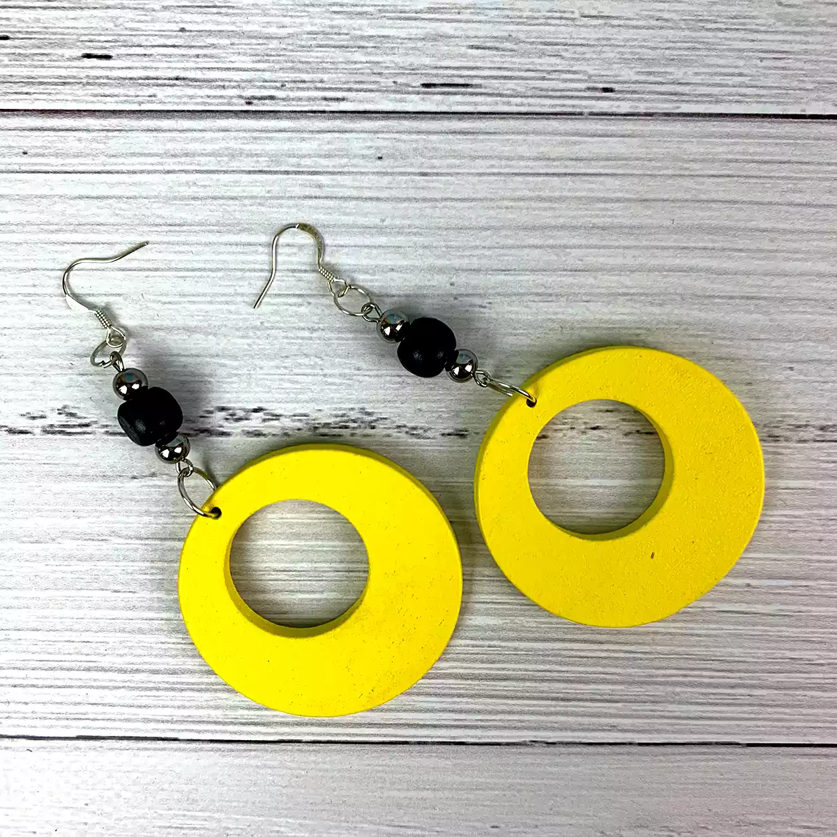 ER001-Y-product-earrings-wood-disc-yellow-2