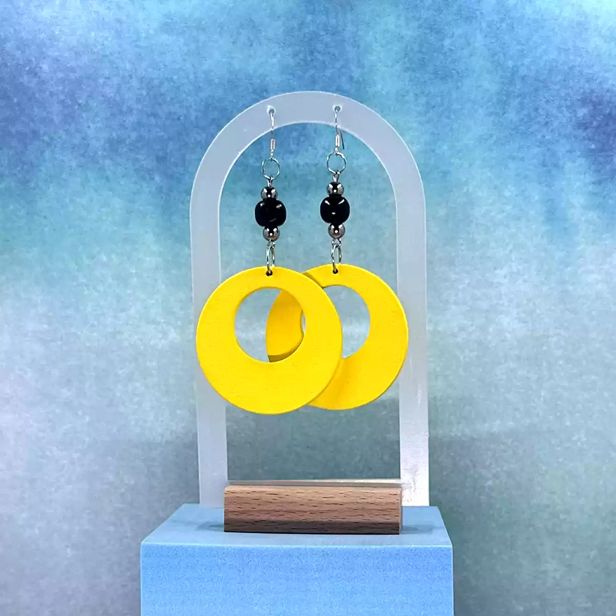 ER001-Y-product-earrings-wood-disc-yellow-4