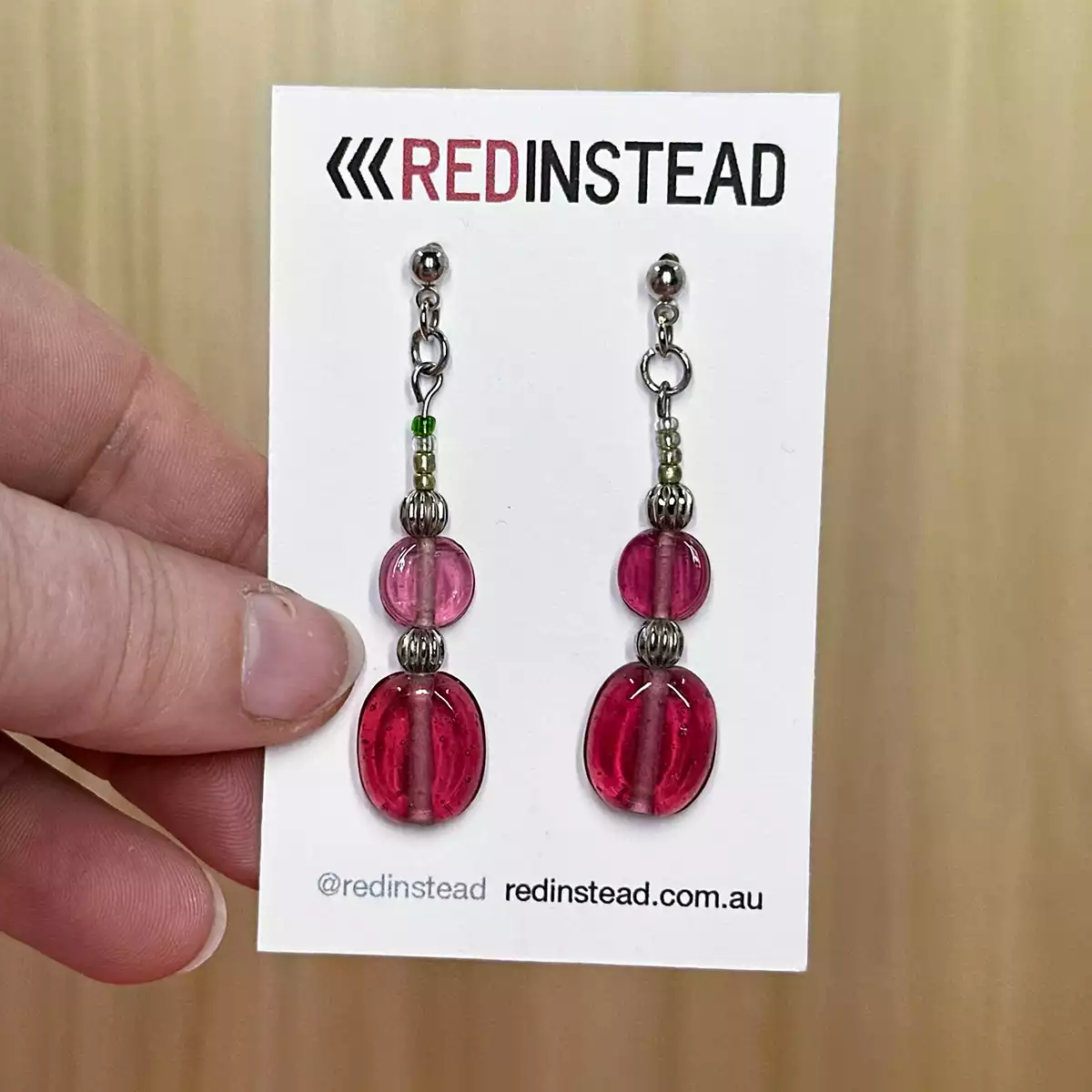 ER003-product-earrings-glass-beads-dangle-red-5