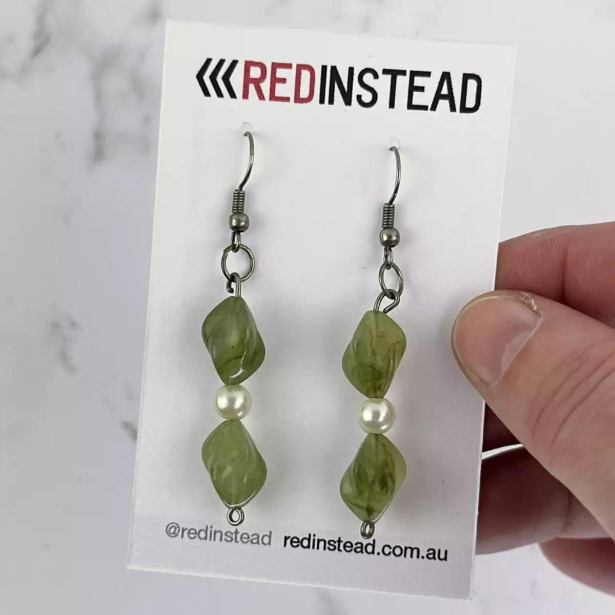 ER004-product-earrings-glass-beads-dangle-green-7