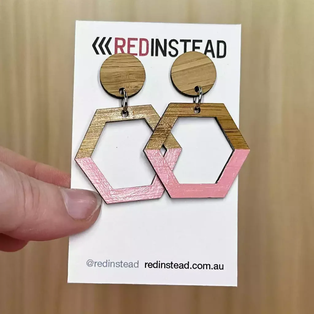 ER005-product-earrings-bamboo-circle-pink-open-hexagon-2