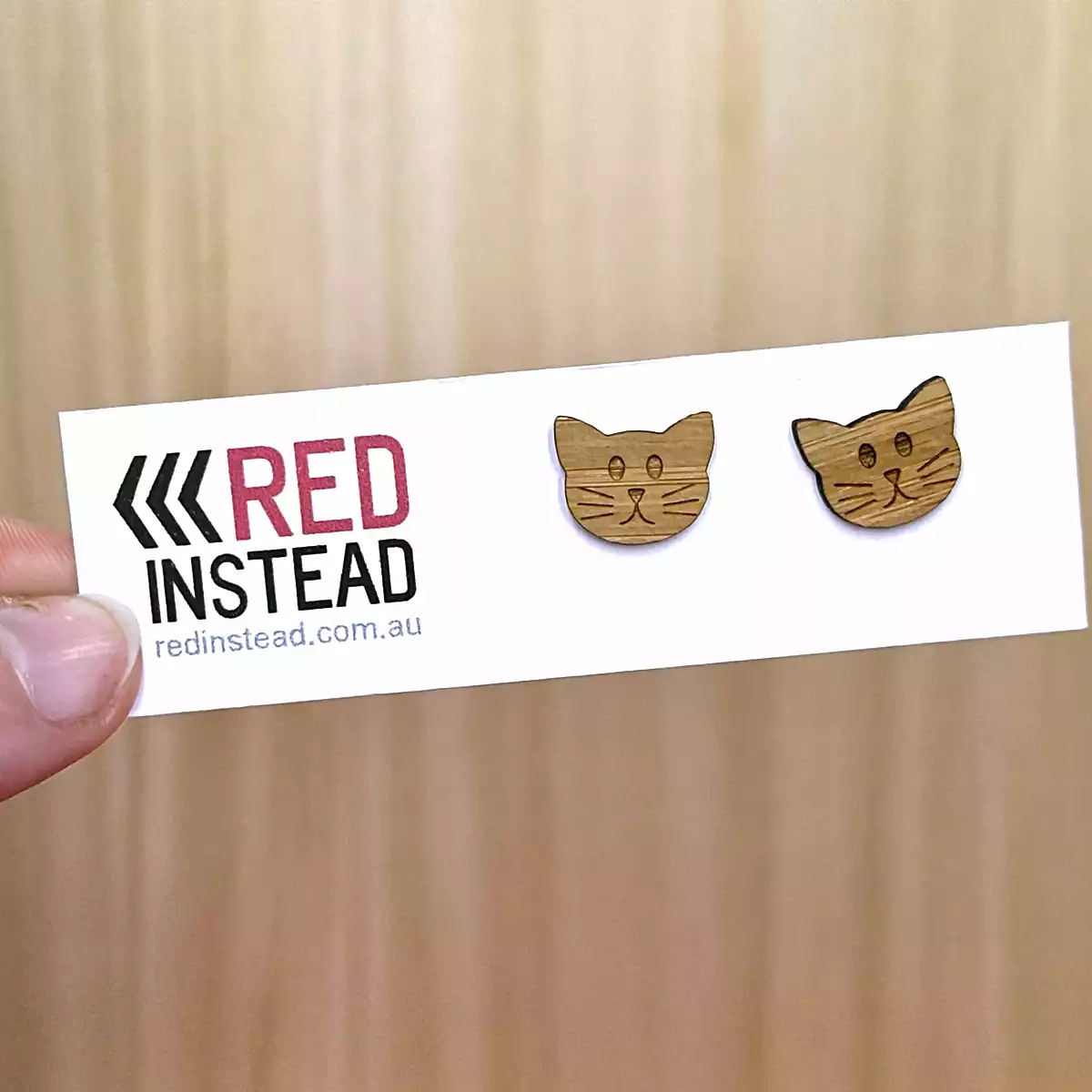 ER013-product-earrings-cat-face-bamboo-2
