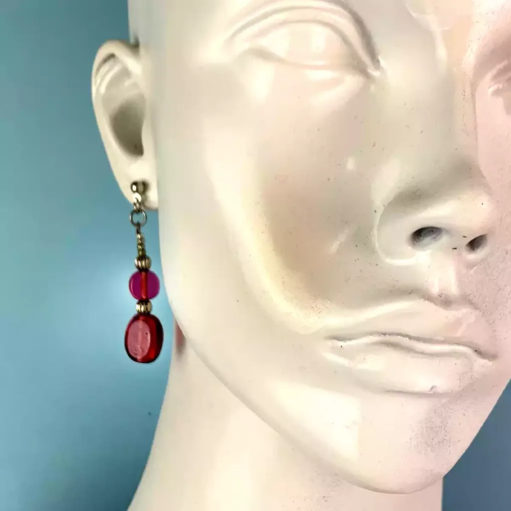 ER03-product-earrings-glass-beads-dangle-red-1