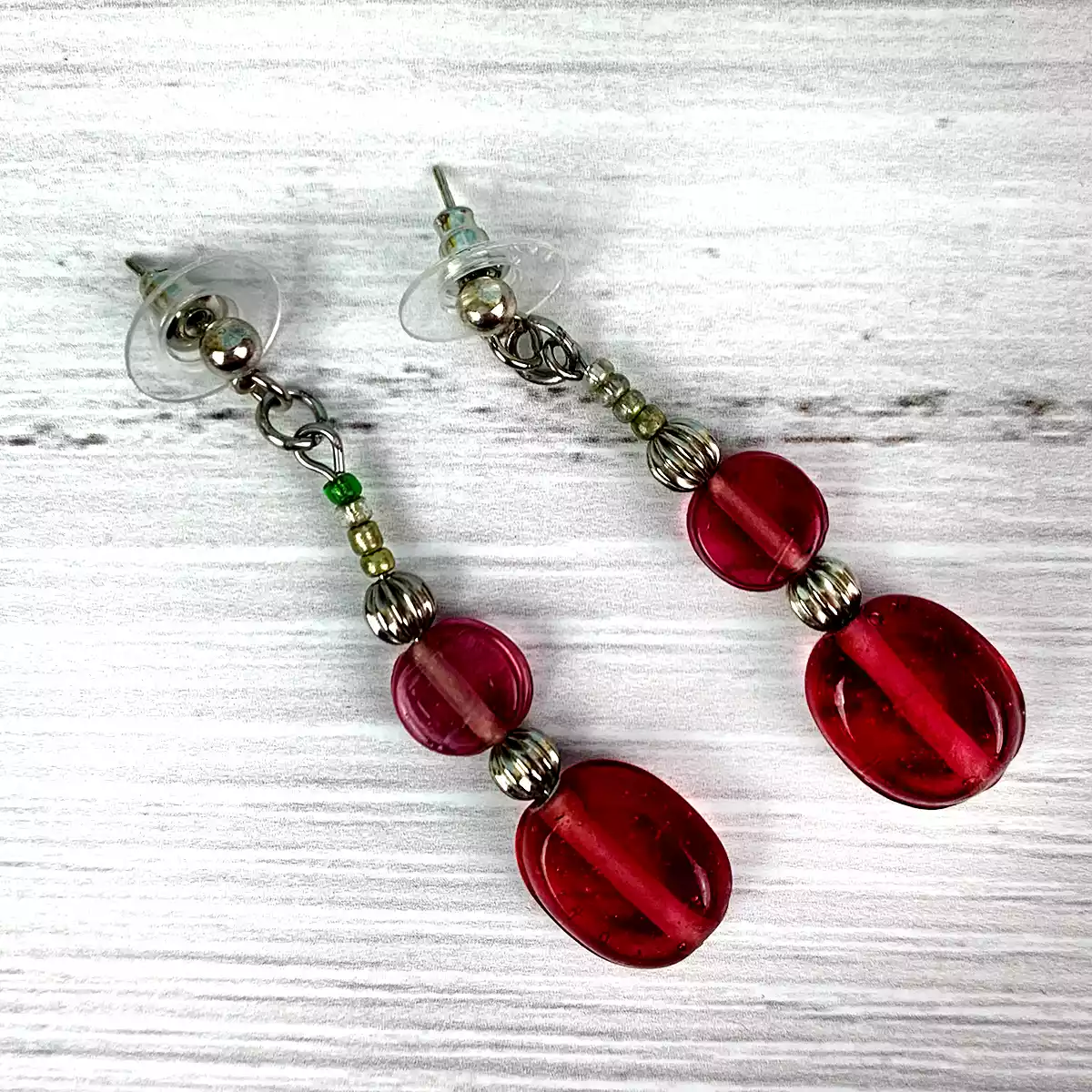 ER03-product-earrings-glass-beads-dangle-red-2