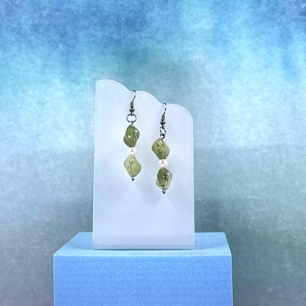 ER04-product-earrings-glass-beads-dangle-green-4