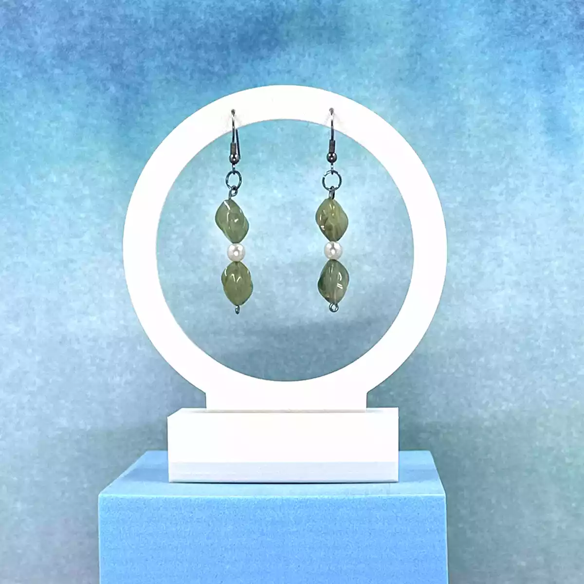 ER04-product-earrings-glass-beads-dangle-green-5