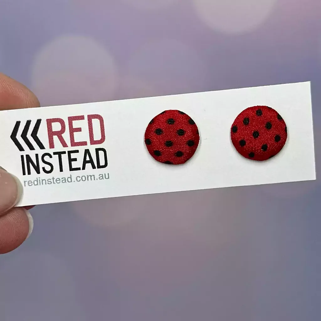 ER047-RB-product-earrings-fabric-red-black-dots-2