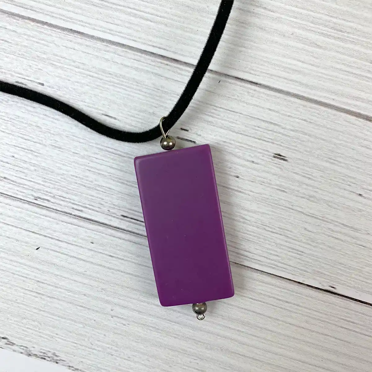NL001-PP-product-necklace-purple-pendant-2