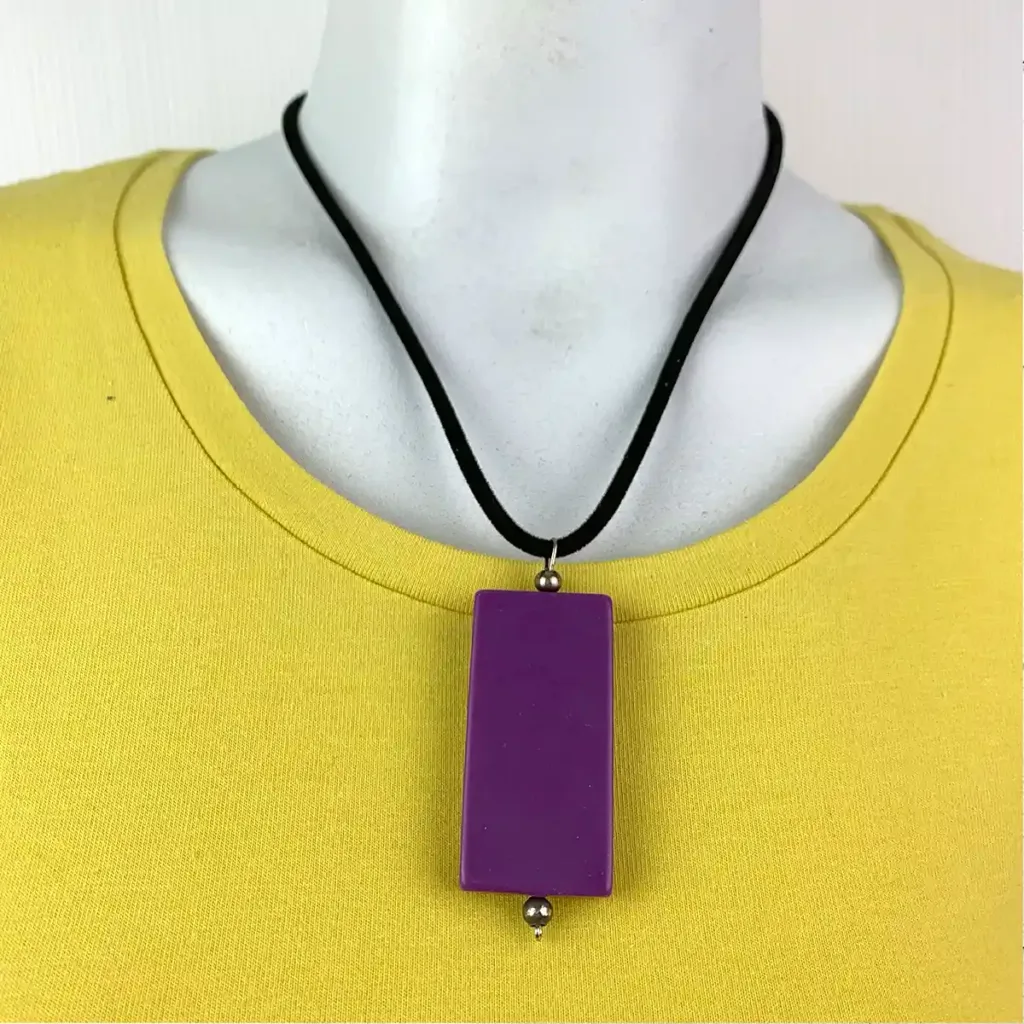 NL001-PP-product-necklace-purple-pendant-4