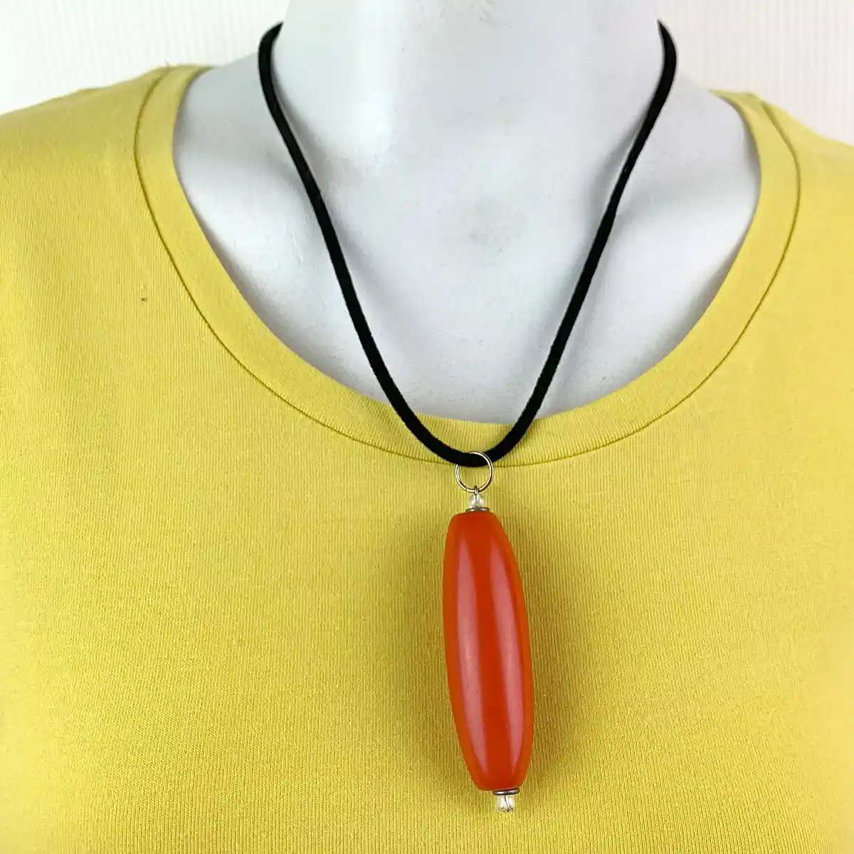 NL001-R-product-necklace-red-pendant-1