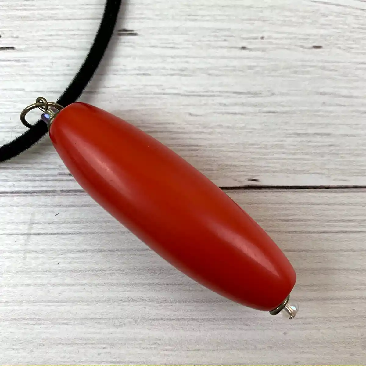 NL001-R-product-necklace-red-pendant-2