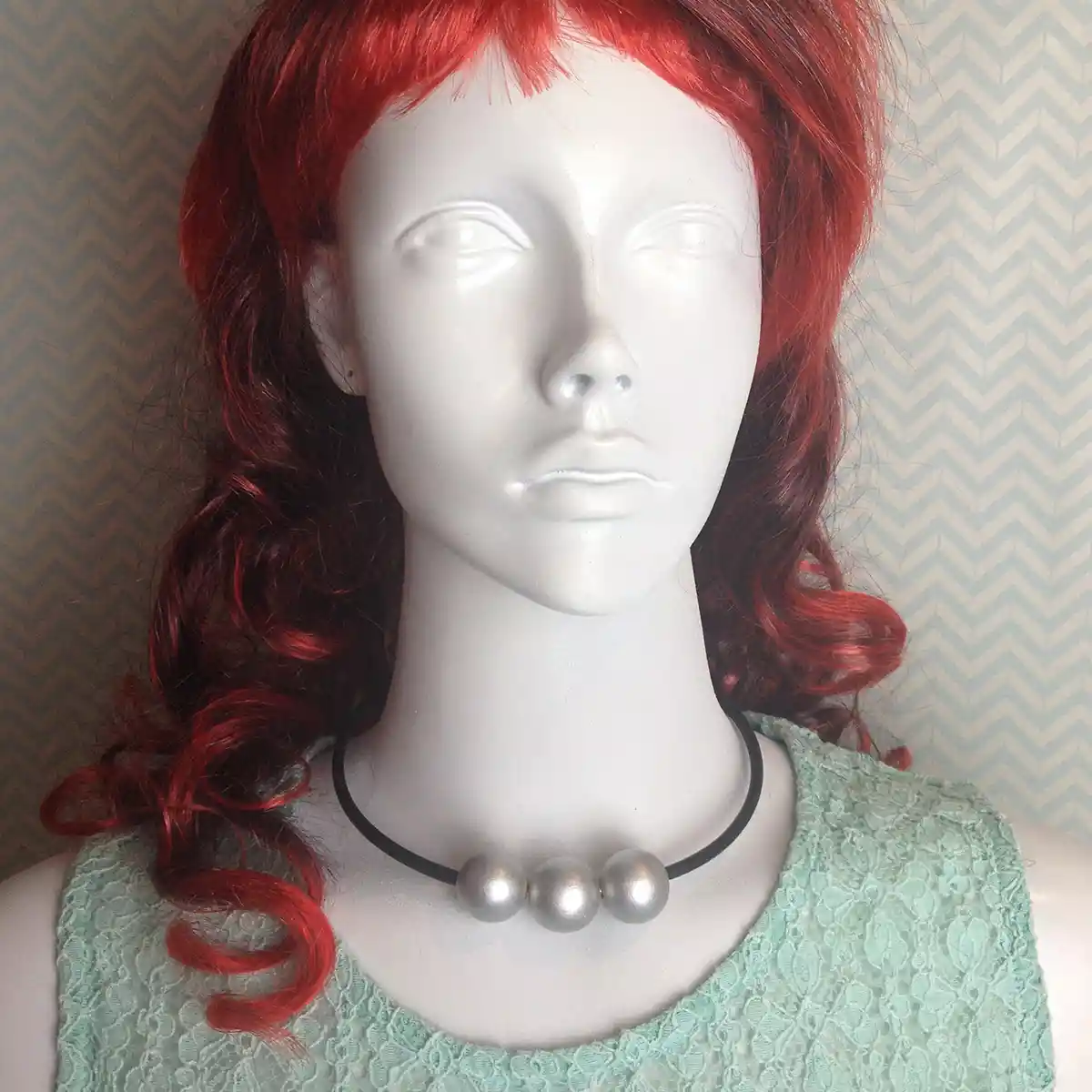 NL017-product-necklace-silver-chunky-beads-1