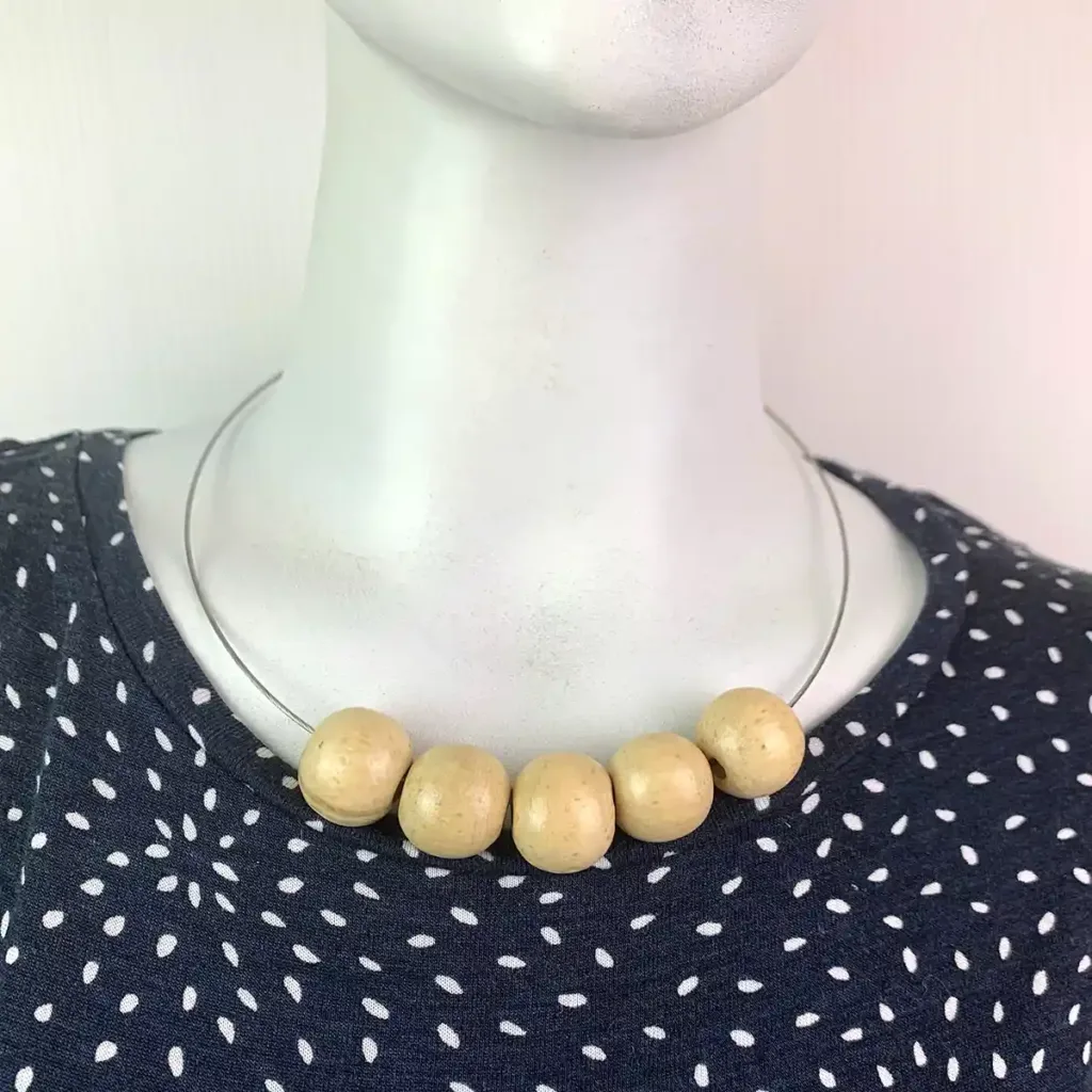 NL022-product-necklace-natural-bead-chunky-1