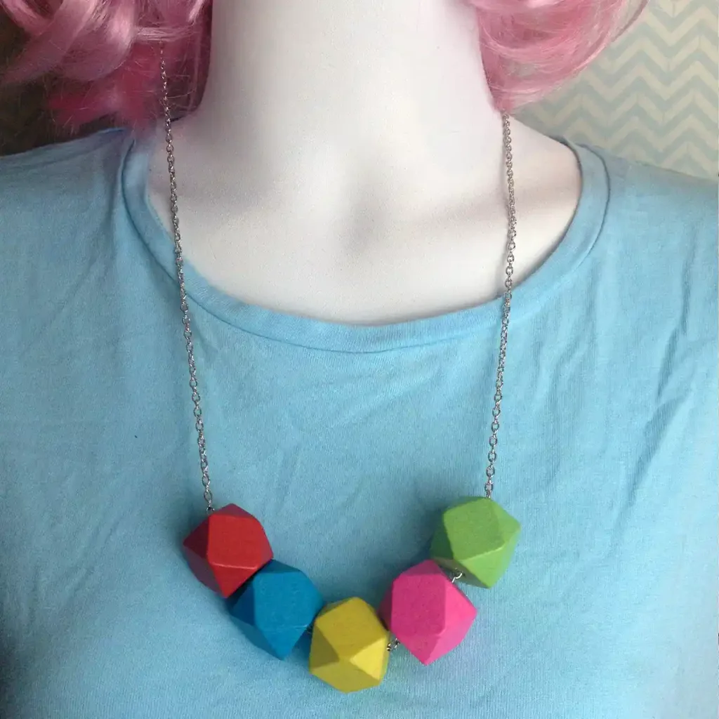 NL030-product-necklace-rainbow-geometric-beads-1